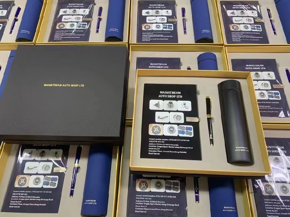 利用起凸和壓凹工藝，為紙質筆記本設計制作帶來更深層次的視覺體驗